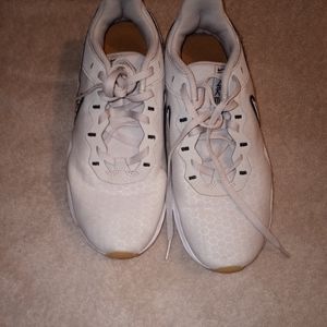 Nike legend essential